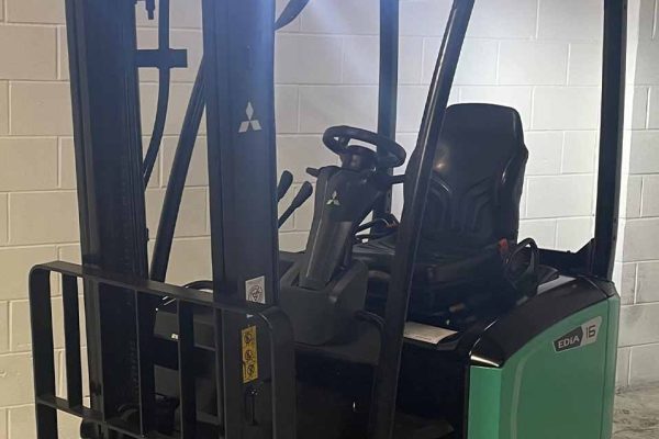 2022 1.6 Tonne Electric With Low Hours gallery 3